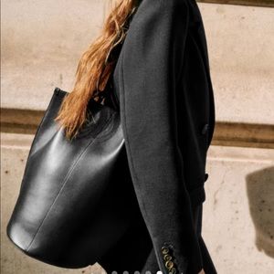 Sézane Romie Bag in Smooth Black
